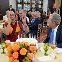 慶祝達賴喇嘛尊者八十大壽 影片

htt